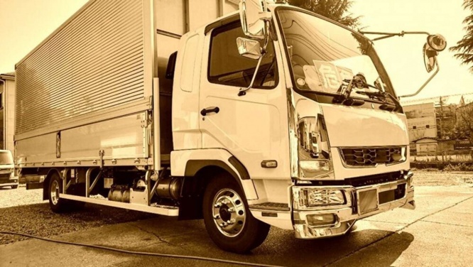 トラックの運転手が乗せてくれた(画像はイメージ)