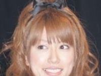 里田まい