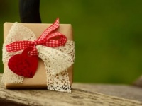 夫婦の仲をグッと深めて。妻が本当によろこぶプレゼント