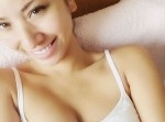 リハビリ中の道端アンジェリカ、ベッドの上でもセクシーな姿を公開！