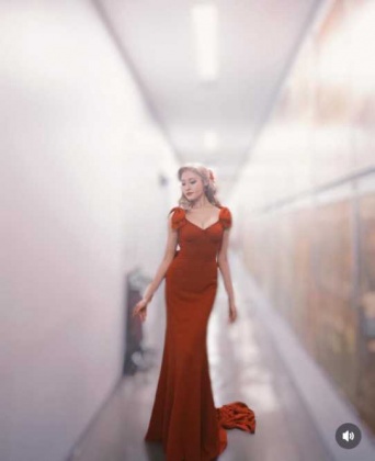 Instagram:王林(@ourin_ringoooo)より