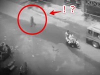 霊なの何なの？どこからともなく現れた人影が道路を横断。走行するトラックをすり抜けてしまうというミステリー
