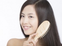 もしかして○○毛が増えた……？　女子に聞いた！　髪の毛に関する悩み4つ