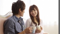 異性の親友から「2人きりで旅行」に誘われたら行く？ 行かない？ 大学生の多数派は……