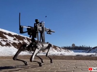 ロシア人が関与か？犬型ロボットにサブマシンガンを取りつけた射撃訓練の映像が投稿され波紋を呼ぶ