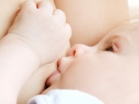 やだ、そんなに見ないで……‟授乳中”の旦那の反応３
