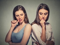 怖っ！　「恋愛マウンティング」する女に恐怖を感じた瞬間・6つ