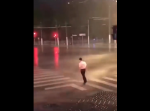 圧倒的なオーラを放つ男がわざわざ嵐の夜に現る！