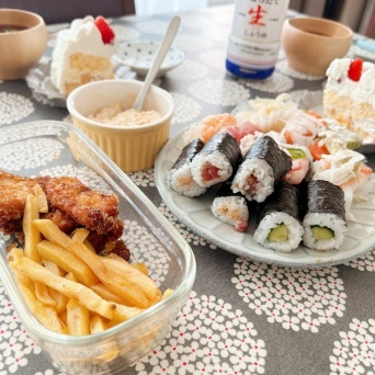 子供時代の誕生日翌朝は...〝あるある〟に1.5万人ホロリ　「良すぎる泣」「これもまた幸せ」