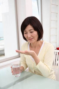 食後＝「食べた後すぐ」ではない！ 意外と知らない薬の正しい飲み方のコツ