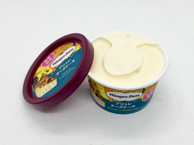 濃密なチーズケーキとブリュレの風味に心奪われる♪ハーゲンダッツ新作『ブリュレチーズケーキ』