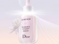 2月26日「Dior」の人気美白美容液がリニューアル発売
