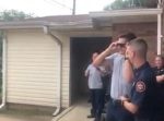 感動…！　色盲の消防隊員が補正メガネをかけて初めてアメリカの国旗を見る。