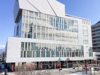 『ウイスキー4杯』飲んで運転【信号機に激突】　高校教諭(53)懲戒免職　教諭は「運転代行の金をケチってしまった…」