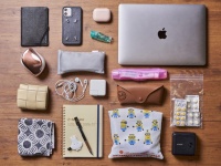 【バッグの中身】田中みな実オタクとして話題の女子が仕事で欠かせないもの