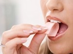脳内ループするウザい曲を忘れたい時はガムを噛め！【イギリスでの研究発表】