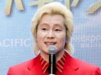 メイプル超合金・カズレーザー