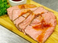 こだわりのローストビーフが食べ放題