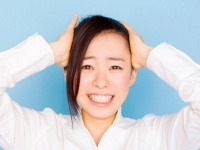 恥ずかしいーーー！人前でオナラをしてしまったときの上手な対処法