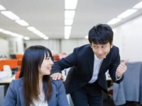 浮気じゃないよネ?!　彼氏が職場の女子としてたら、許せないコト6つ