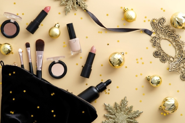 限定クリスマスコフレで特別なホリーでシーズンを♡