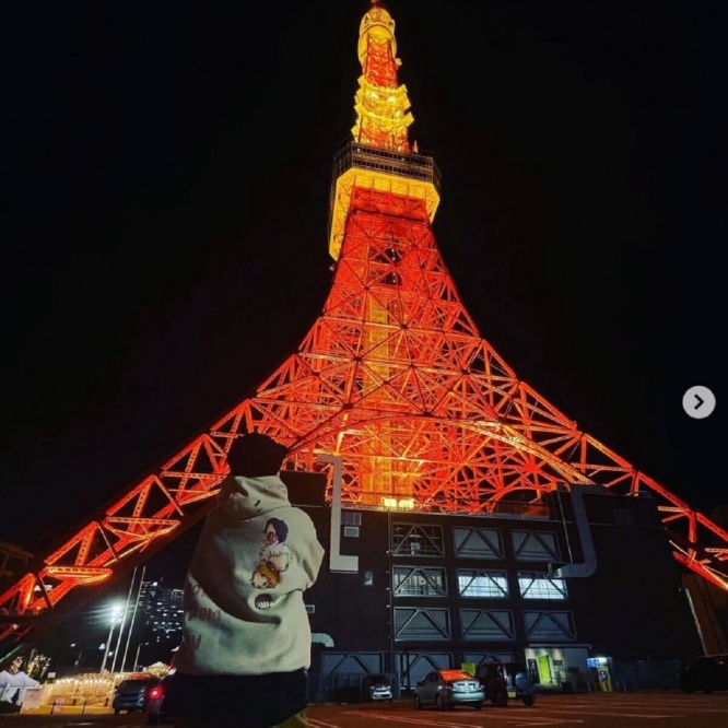 浜崎あゆみ 東京タワー前でのポーズに批判殺到 ほかに伝えるべきことがあるはず 1ページ目 デイリーニュースオンライン