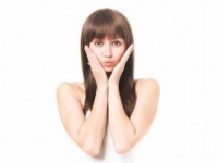 やったぁ、化粧もノリノリ！　働く女性が実践してる、とっておきの毛穴ケア方法4選