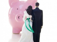 女性の「結婚のお金」観が判明！　男性に求める結婚資金額とは……