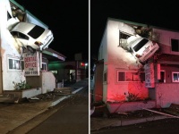 そんなに歯医者が憎いのか？2階にある歯科医院に突っ込んできた車（アメリカ）