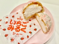 あの懐かしい味がシュークリームに！　ビアードパパ×サクマ製菓「いちごみるくキャンディー」はどんな仕上がり？