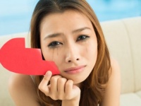 もうヤだ、ズッタズタ……　「彼と別れた理由あるある」6つ