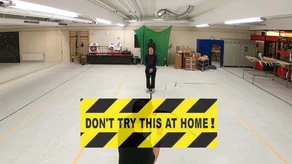 弓が曲がって飛んでった！？洋弓による変わり射ちの妙技