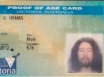 “ペ◯ス”を免許証のサインにしようとした男、認めさせるために法廷闘争へ！
