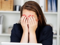 目のSOS見逃してない？　眼精疲労の症状4つ