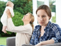 オイオイ……。「親バカ」だと思う女友達の言動・6つ