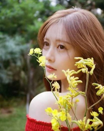 Instagram:白石麻衣(@m.shiraishi.official)より