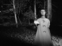 美しさがあるから恐怖が成立する。ホラー映画内における不気味で美しいシーン画像まとめ