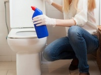 え、だって〇〇〇じゃん!?　お泊りデートで彼氏が帰ったあとで女子がトイレを掃除する理由2つ！