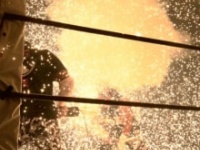 フィニッシュの蛍光灯爆破