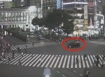 あわや大惨事！　渋谷のスクランブル交差点で暴走車が！