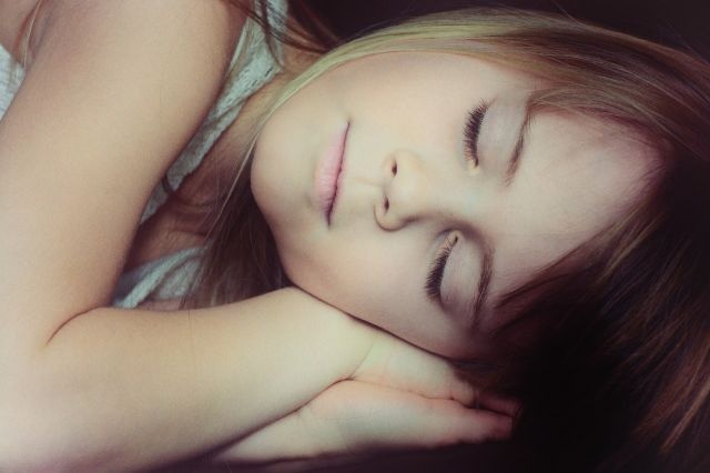 仰向け？うつぶせ？気になる睡眠中の体勢