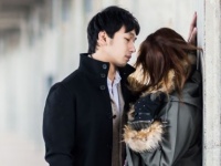 コソコソすんなっ！　彼女に「元カレの影」を感じる瞬間・5