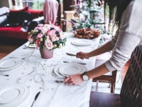 【心理テスト】おもてなしのために冷凍食品を購入するなら？　「あなたの自己中度」