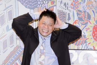 ジミー大西（撮影時のみマスクを外しています）