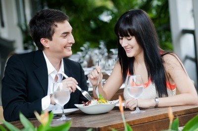 あ、それ使っちゃう……？　初デートで男性がクーポンを使おうとするのはあり？