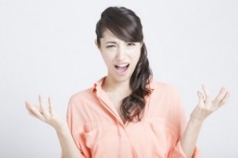 100年の恋も冷める！　デート中にドン引きしたNGマナー8