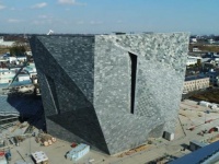 迫力のデザイン！　図書館・美術館・博物館融合の「角川武蔵野ミュージアム」外観が公開