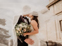 「早期婚活」が流行中。アラサー女性はどう戦う？