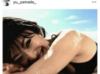 若くてピチピチ。山田優、20歳の頃の水着姿を披露。「圧倒的存在感」「きれいで憧れ」「現在も過去も素敵の塊♡」の声