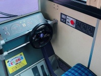 バス車内で「運転士気分」を味わえる？　夢のようなこども向けシートに反響「素晴らしいアイデア」「大人でも乗りたくなる」